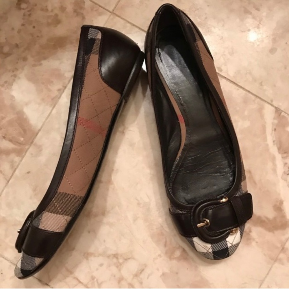 Burberry nova check size  7 1/2